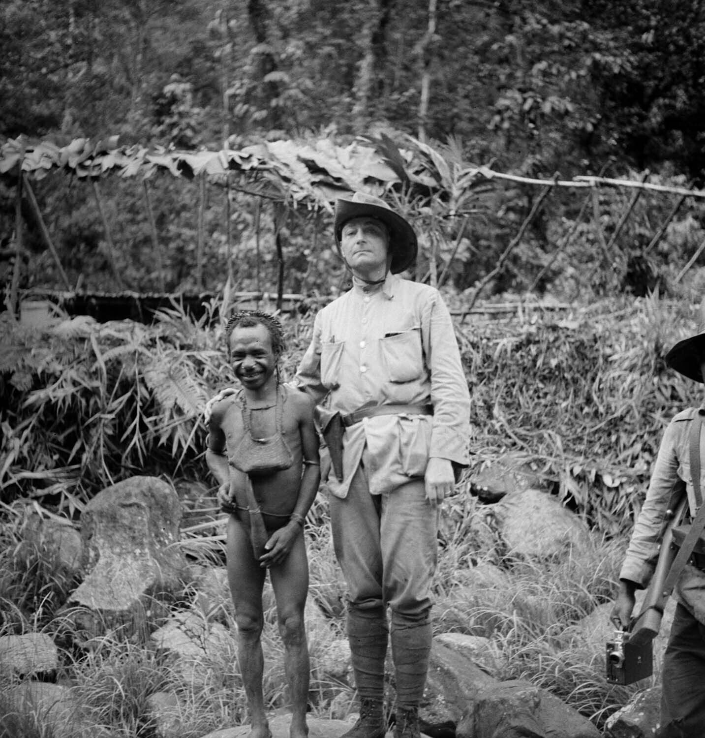 Portrait of H.J.T. Bijlmer, leader of the Mimika Expedition, and an Ekari Papua