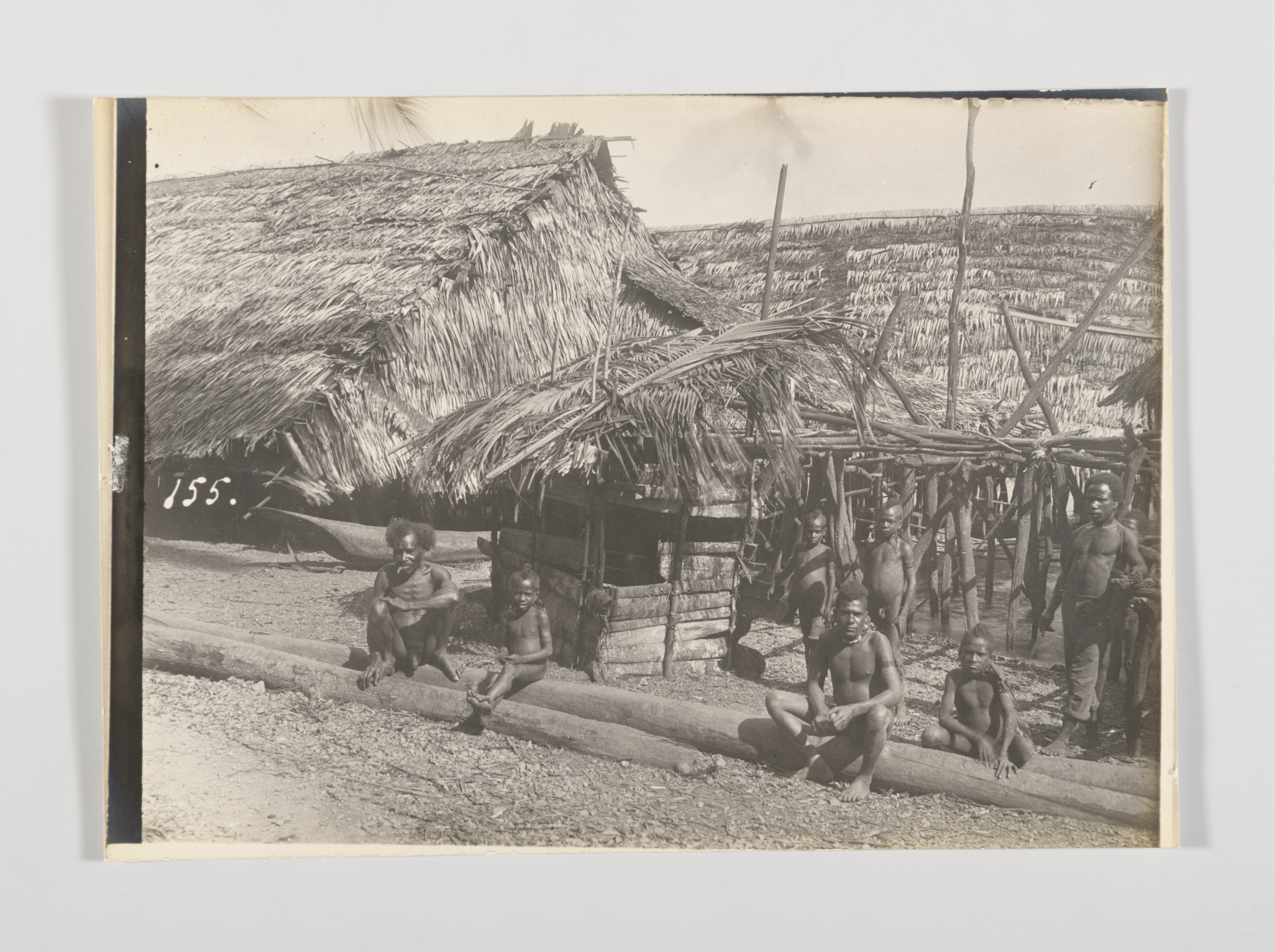 Mannen en jongens in Asé